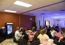 Un repas convivial pour amorcer la campagne La joie de Noël