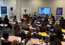 Un forum intergénérationnel inspire de jeunes femmes francophones